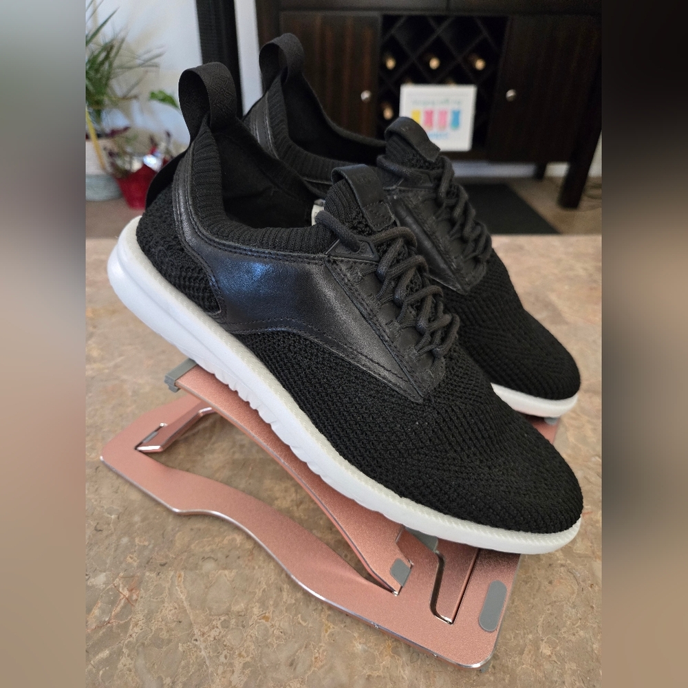 UGG Men's Union Trainer sneakers.  Size 8